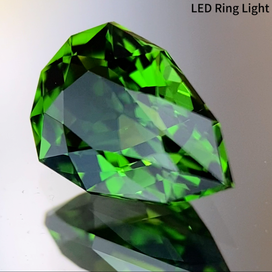 UV Change Tourmaline 1.096ct / Tanzania