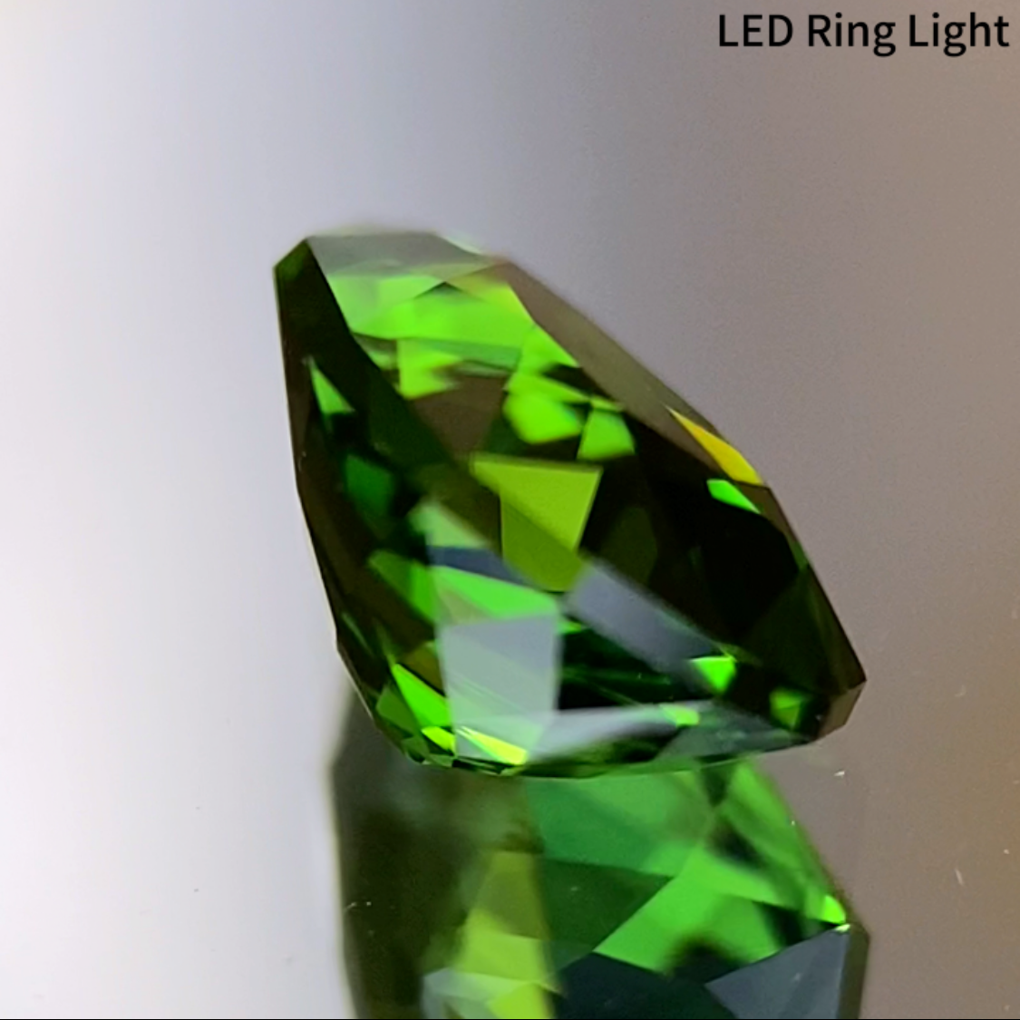 UV Change Tourmaline 1.096ct / Tanzania