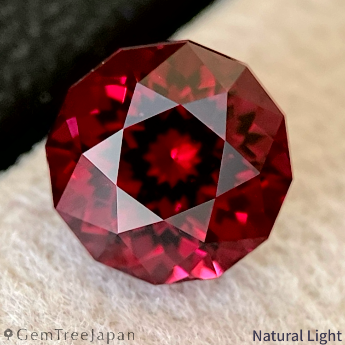 Rhodolite Garnet 1.921ct / Vietnam