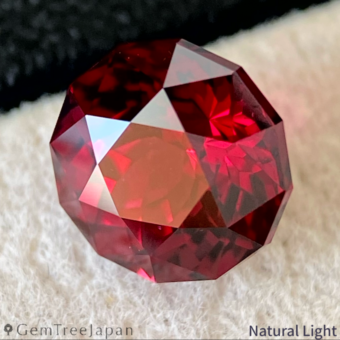 Rhodolite Garnet 1.921ct / Vietnam