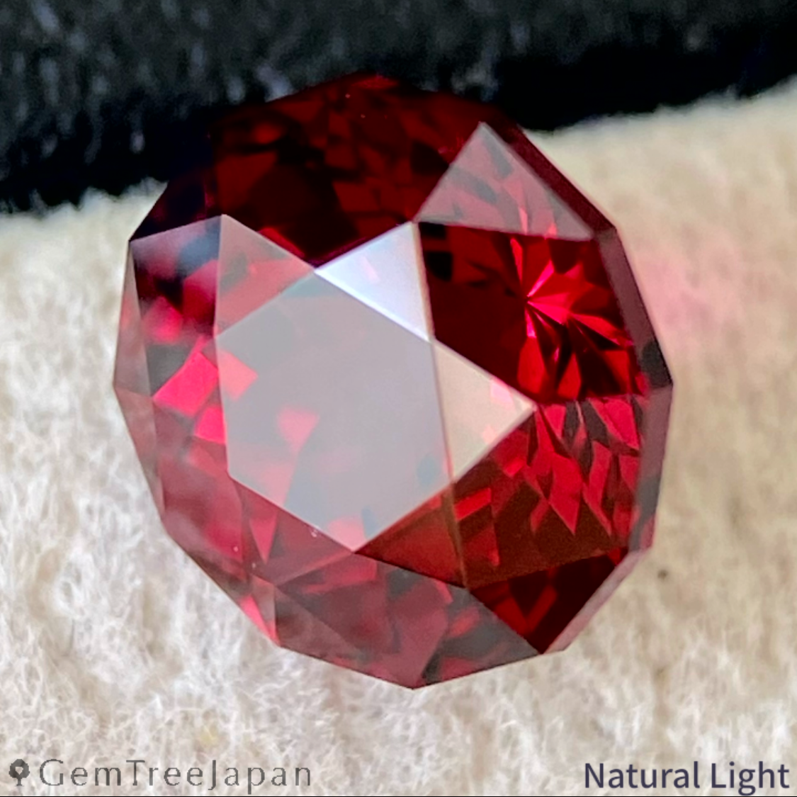 Rhodolite Garnet 1.921ct / Vietnam