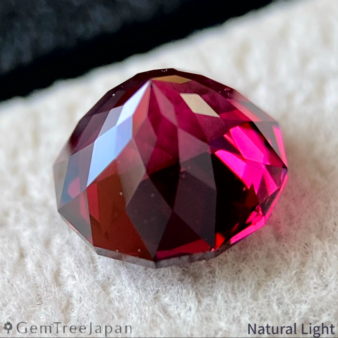 Rhodolite Garnet 1.921ct / Vietnam