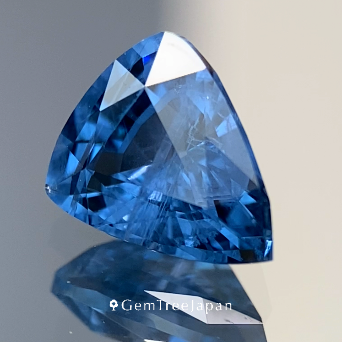 【50万円以上のお買物で無料に】Cobalt Spinel 1.128ct / Vietnam / Iron Cobalt