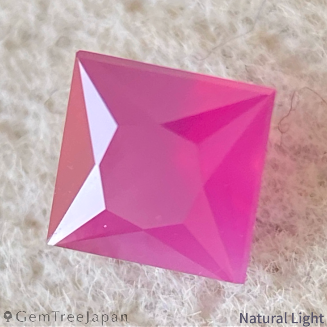 Un-Heat Ruby 0.285ct / Burma / Princess Cut
