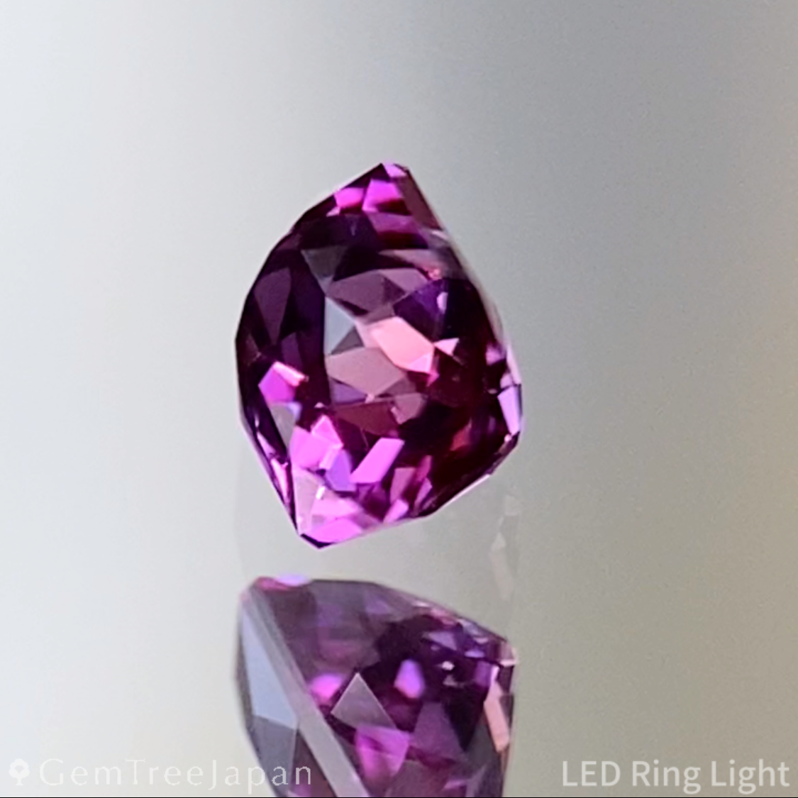 Purplish Pink Sapphire 0.248ct / Sri Lanka