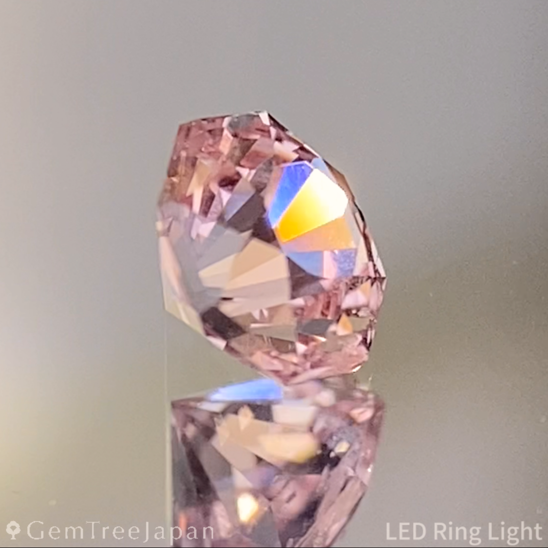 Pinkish Orange Sapphire 0.434ct / Madagascar