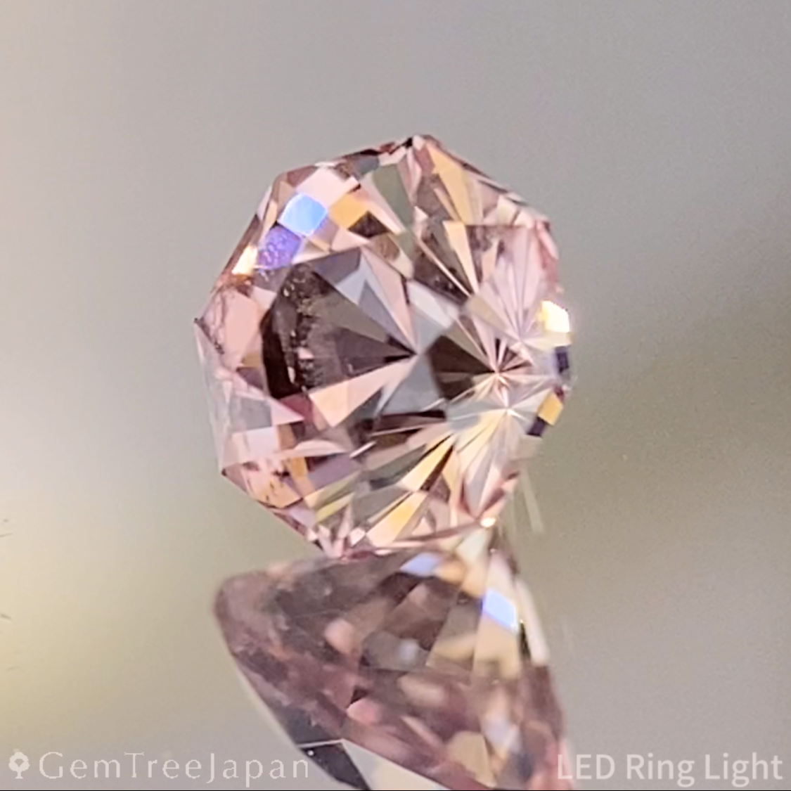 Pinkish Orange Sapphire 0.434ct / Madagascar