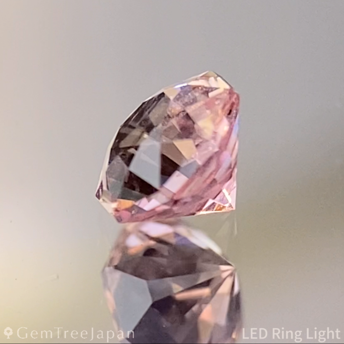Pinkish Orange Sapphire 0.434ct / Madagascar