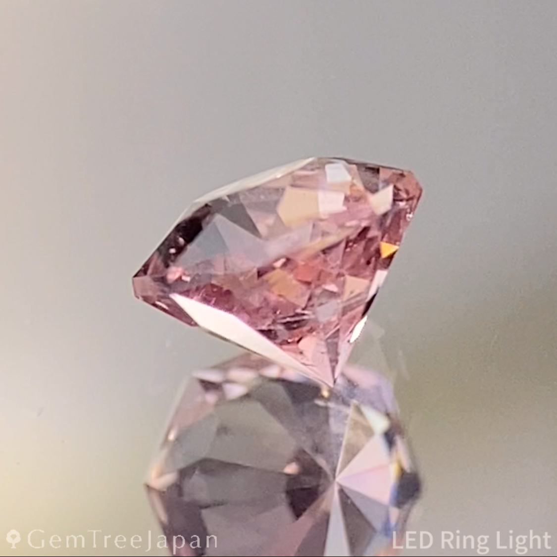 Pinkish Orange Sapphire 0.434ct / Madagascar