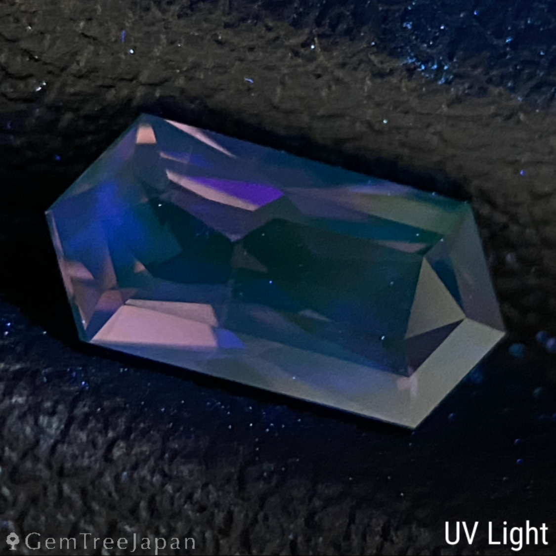 Pinkish Violet Spinel 0.994ct / Sri Lanka