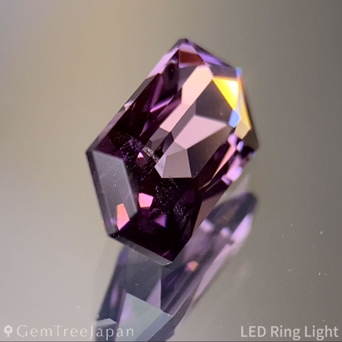 Pinkish Violet Spinel 0.994ct / Sri Lanka