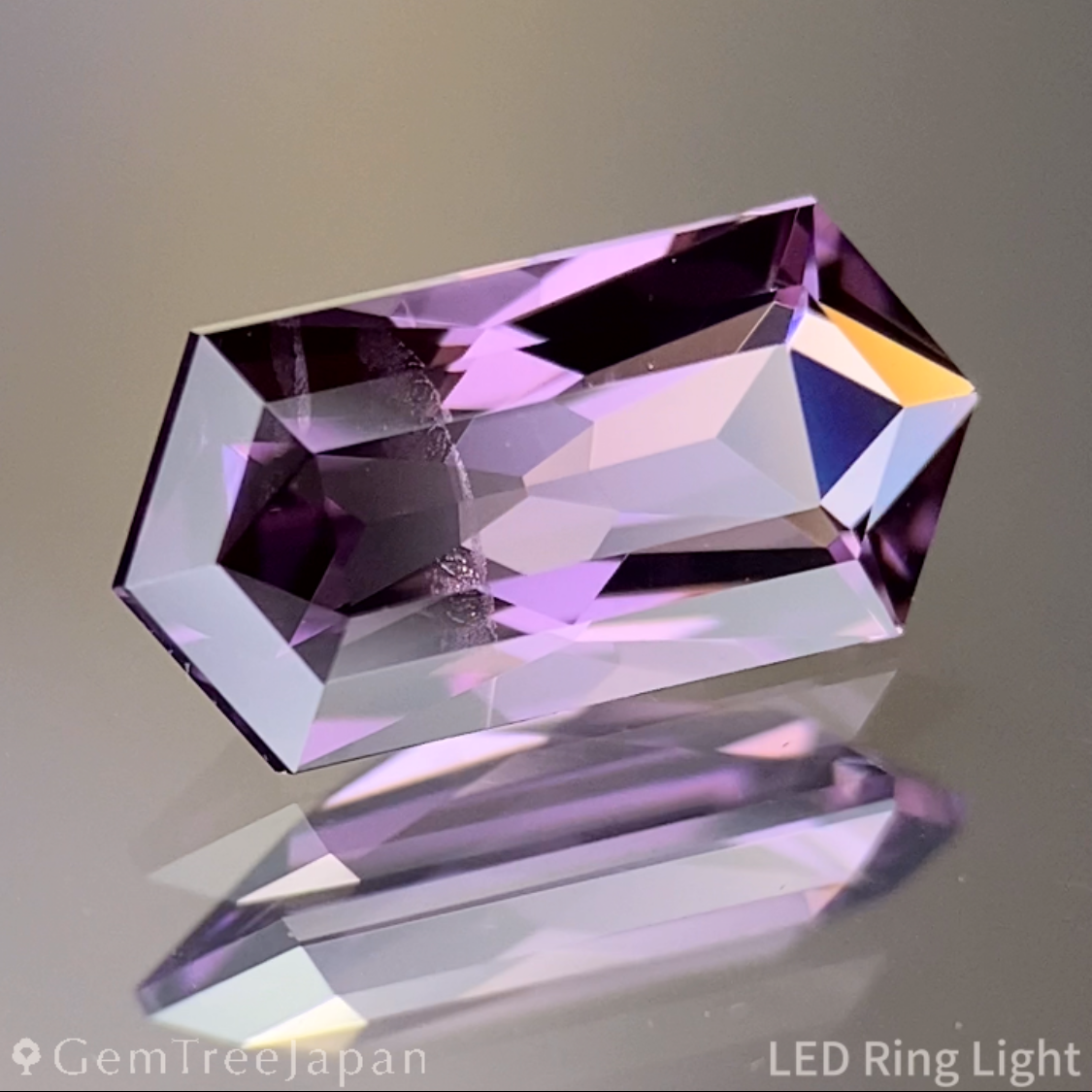Pinkish Violet Spinel 0.994ct / Sri Lanka