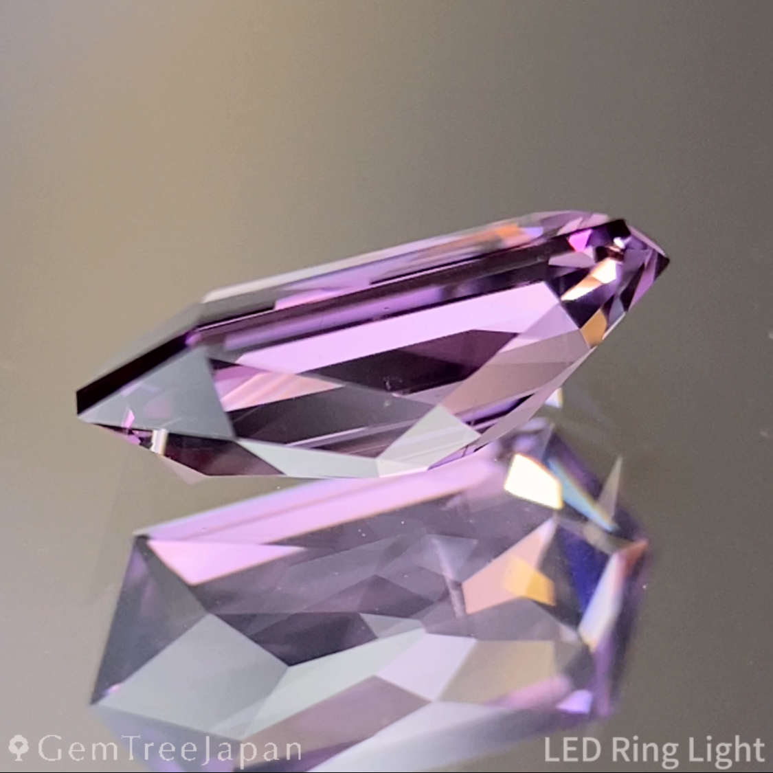 Pinkish Violet Spinel 0.994ct / Sri Lanka