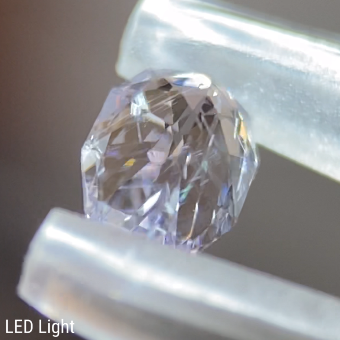Near Colorless Spinel 0.350ct / Vietnam