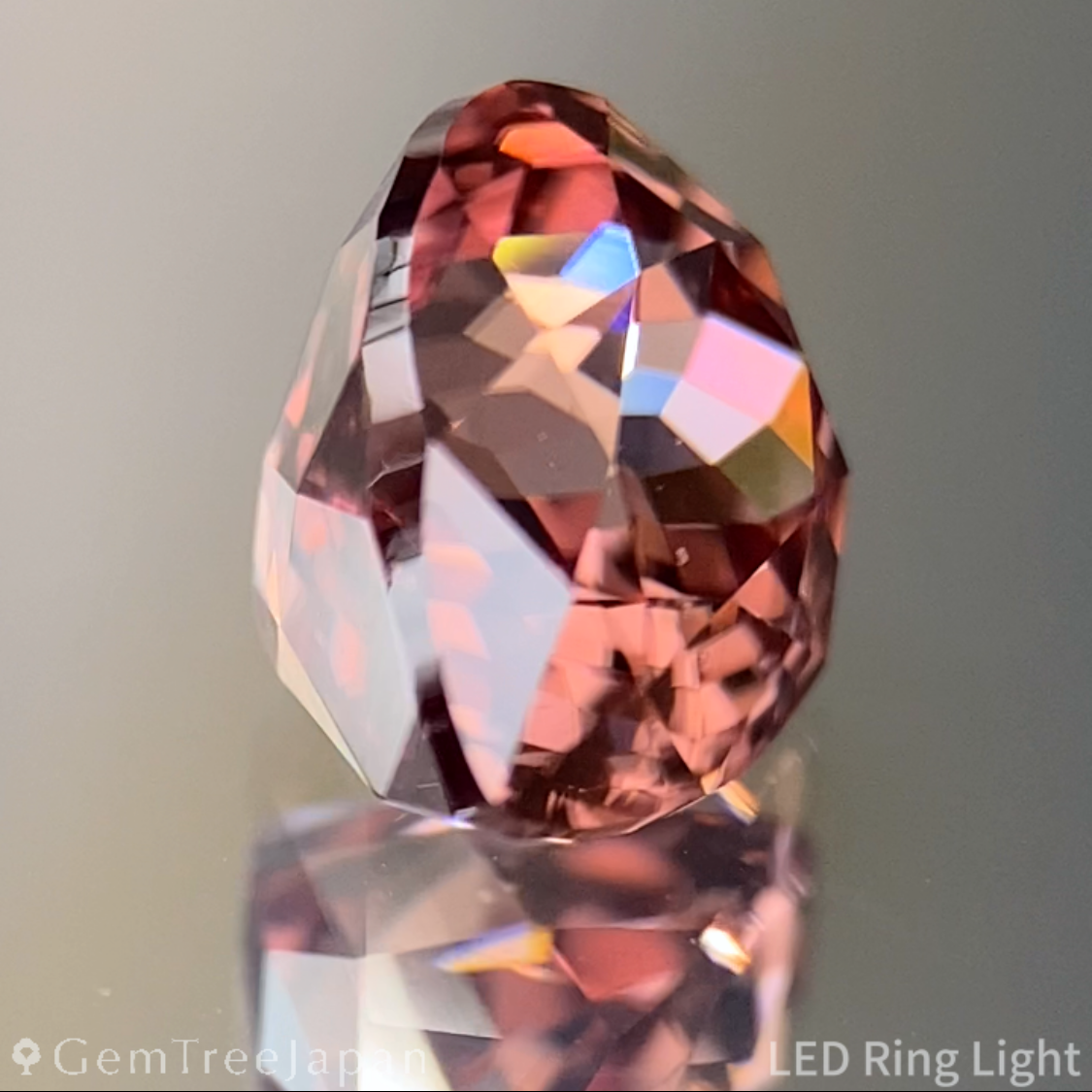 Purplish Orange Zircon 2.407ct / Madagascar