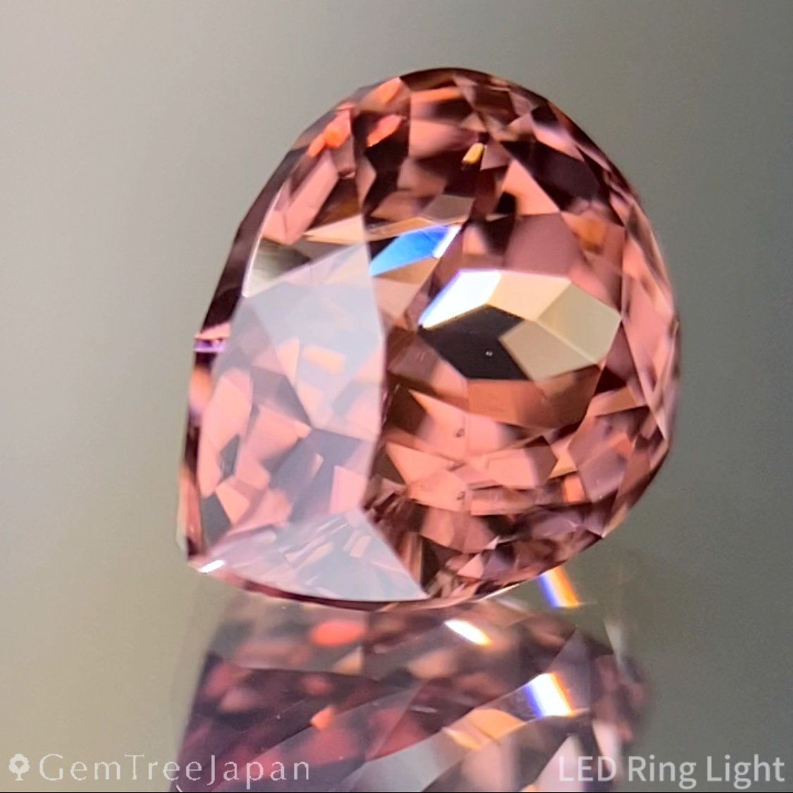 Purplish Orange Zircon 2.407ct / Madagascar