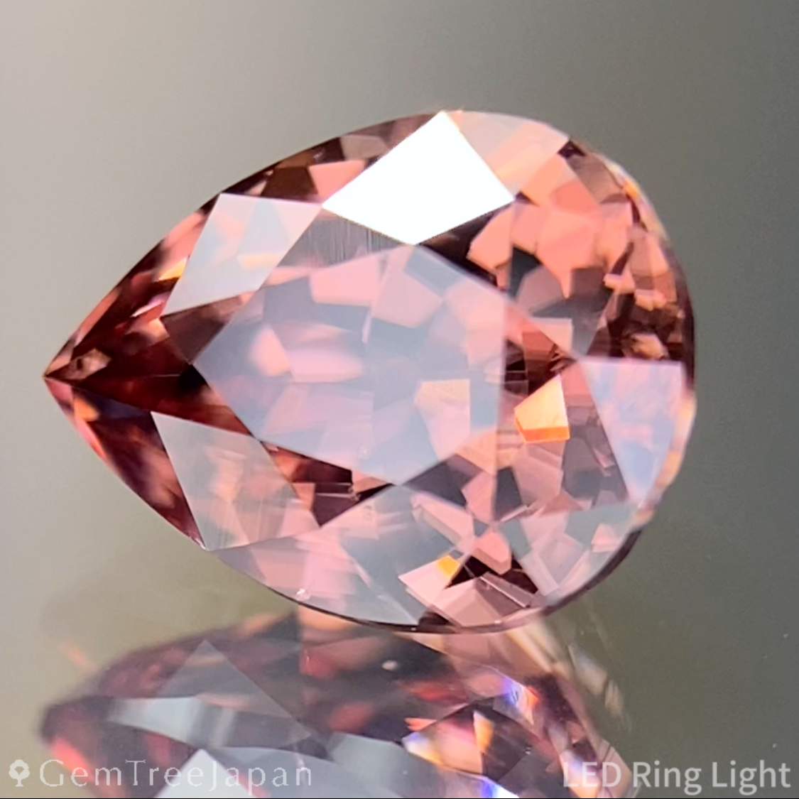 Purplish Orange Zircon 2.407ct / Madagascar