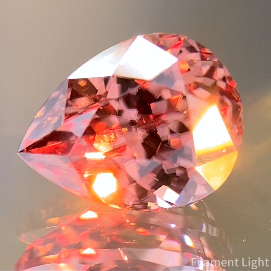 Purplish Orange Zircon 2.407ct / Madagascar