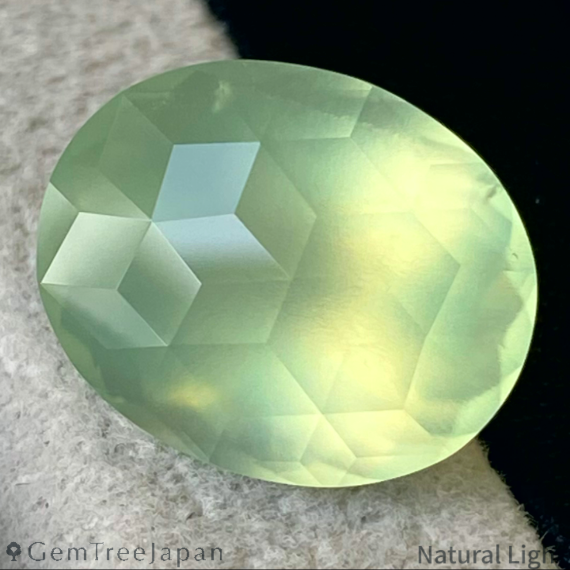 Prehnite 10.108ct / Australia
