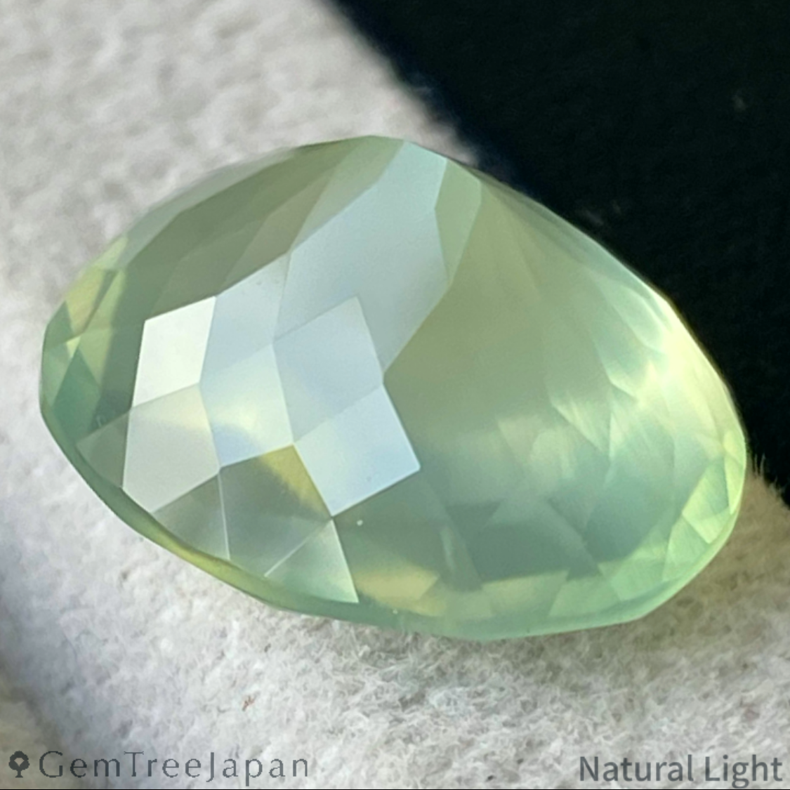 Prehnite 10.108ct / Australia
