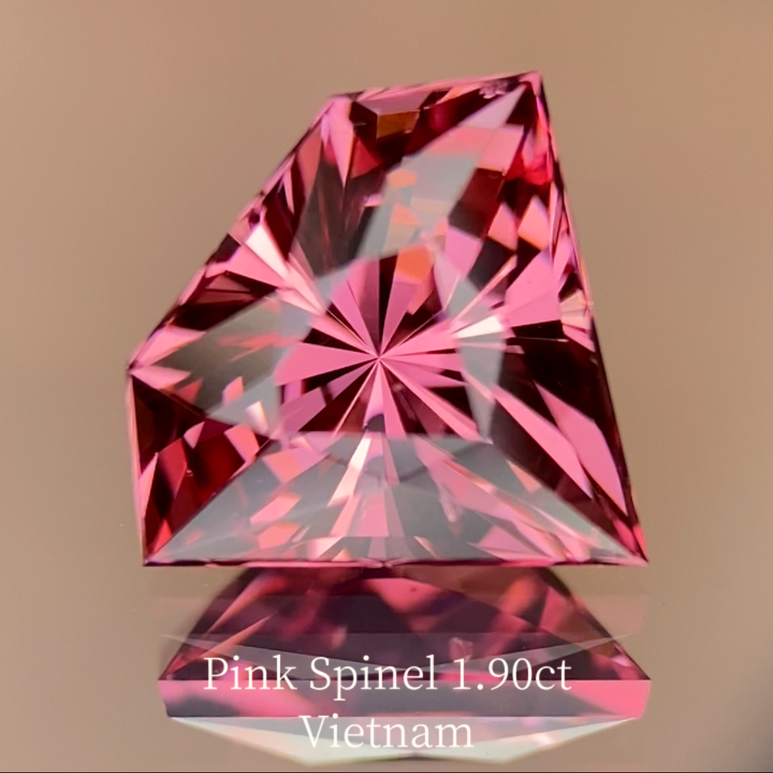 Pink Spinel 1.90ct / Vietnam