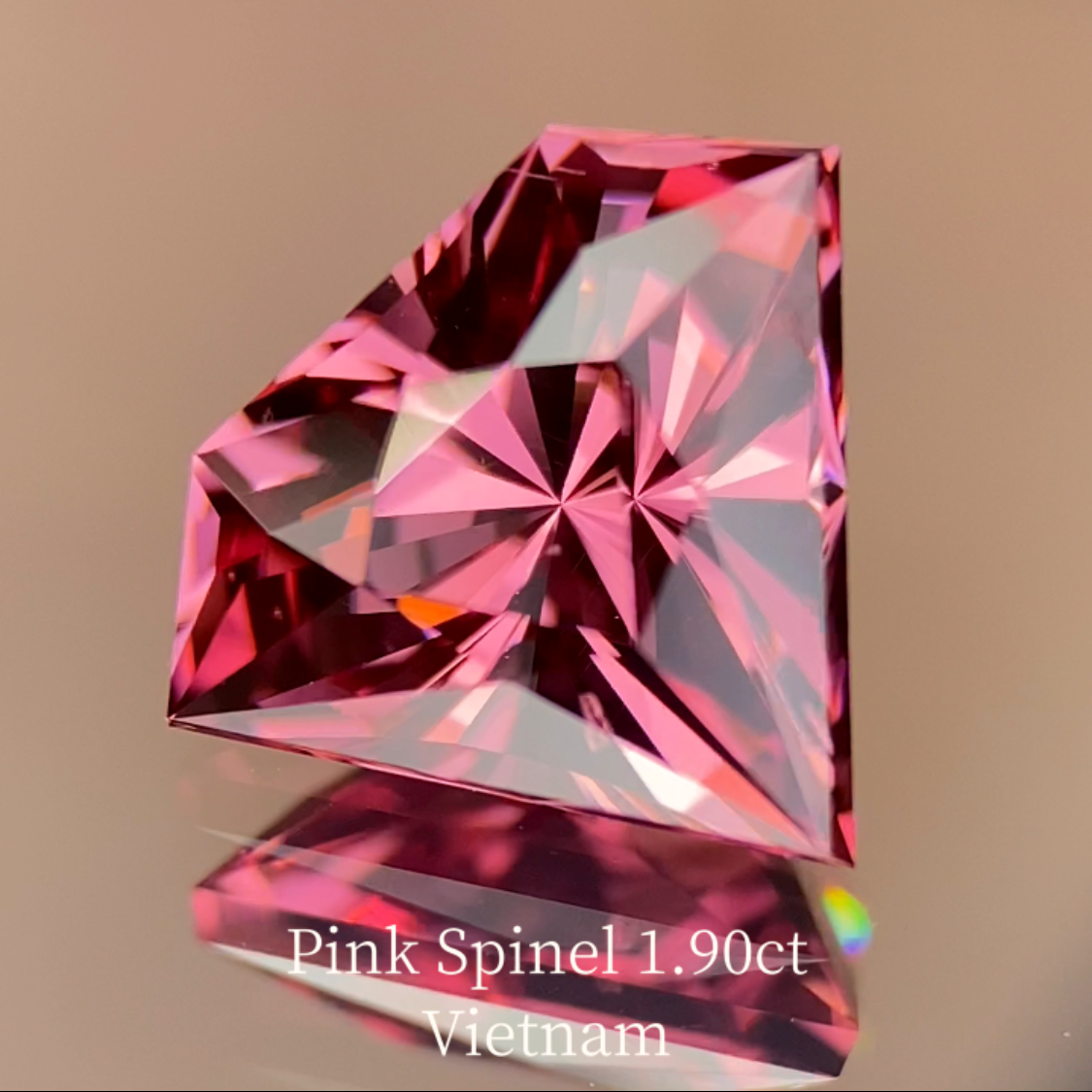 Pink Spinel 1.90ct / Vietnam