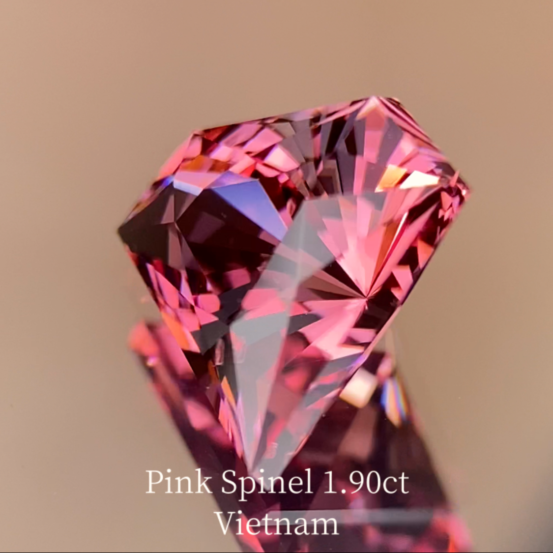 Pink Spinel 1.90ct / Vietnam