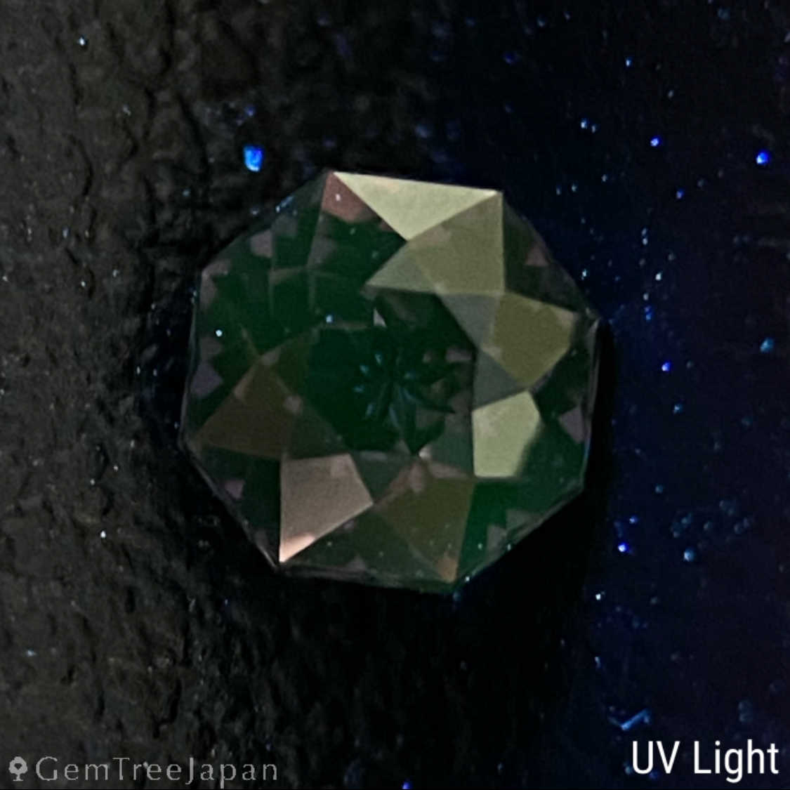 Pinkish Violet Spinel 0.343ct / Sri Lanka