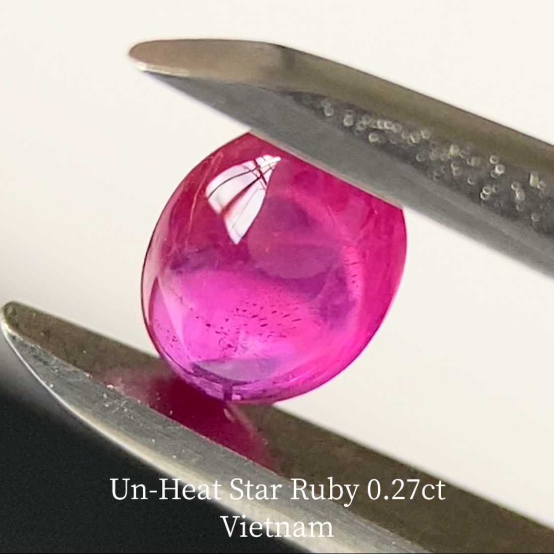【5万円以上のお買物で無料に】Un-Heat Star Ruby 0.275ct / Vietnam
