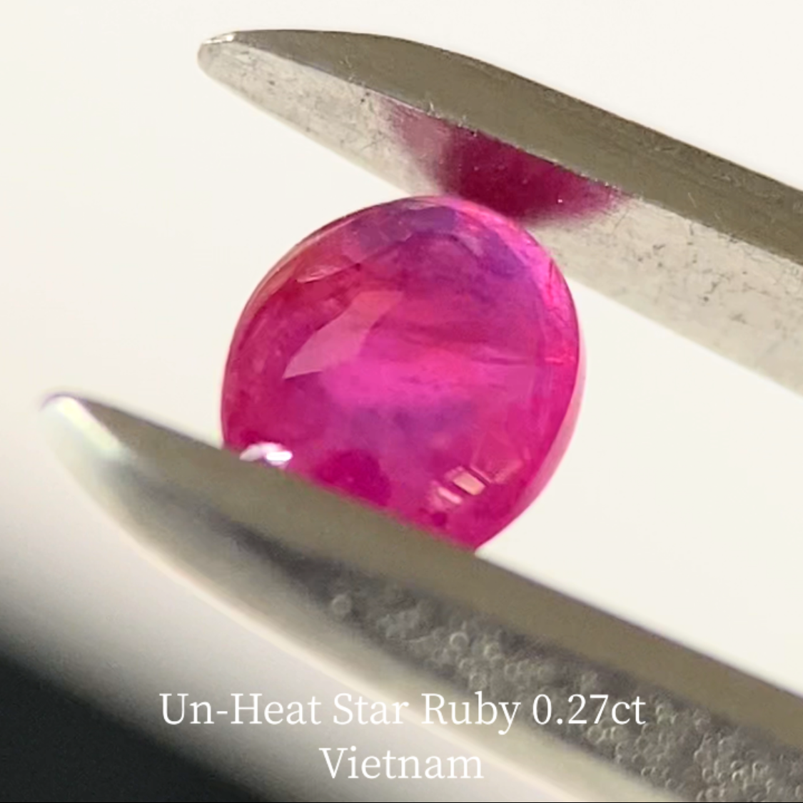 【5万円以上のお買物で無料に】Un-Heat Star Ruby 0.275ct / Vietnam