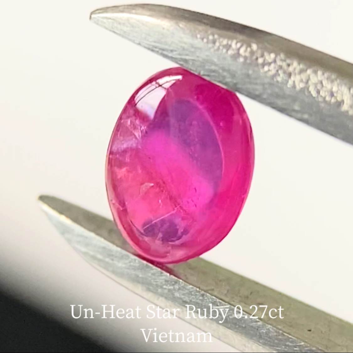 【5万円以上のお買物で無料に】Un-Heat Star Ruby 0.275ct / Vietnam