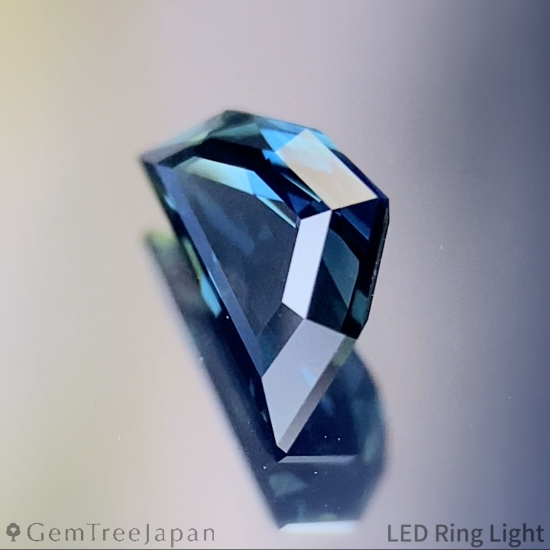 Greenish Blue Sapphire 0.665ct / Nigeria