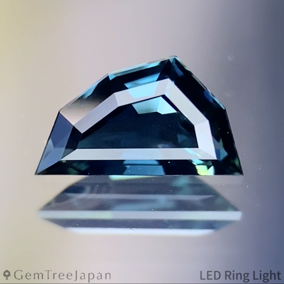 Greenish Blue Sapphire 0.665ct / Nigeria