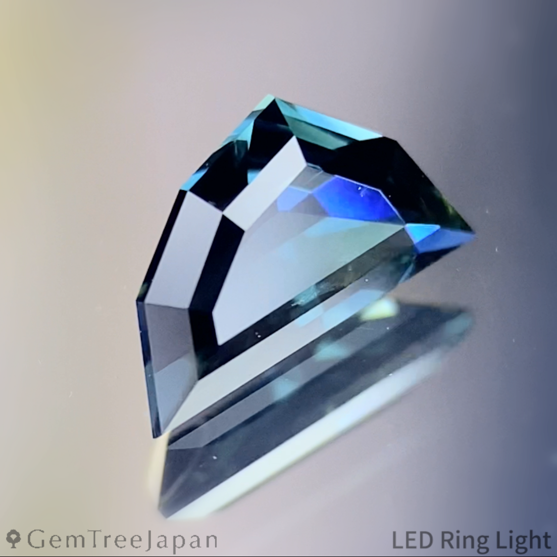 Greenish Blue Sapphire 0.665ct / Nigeria