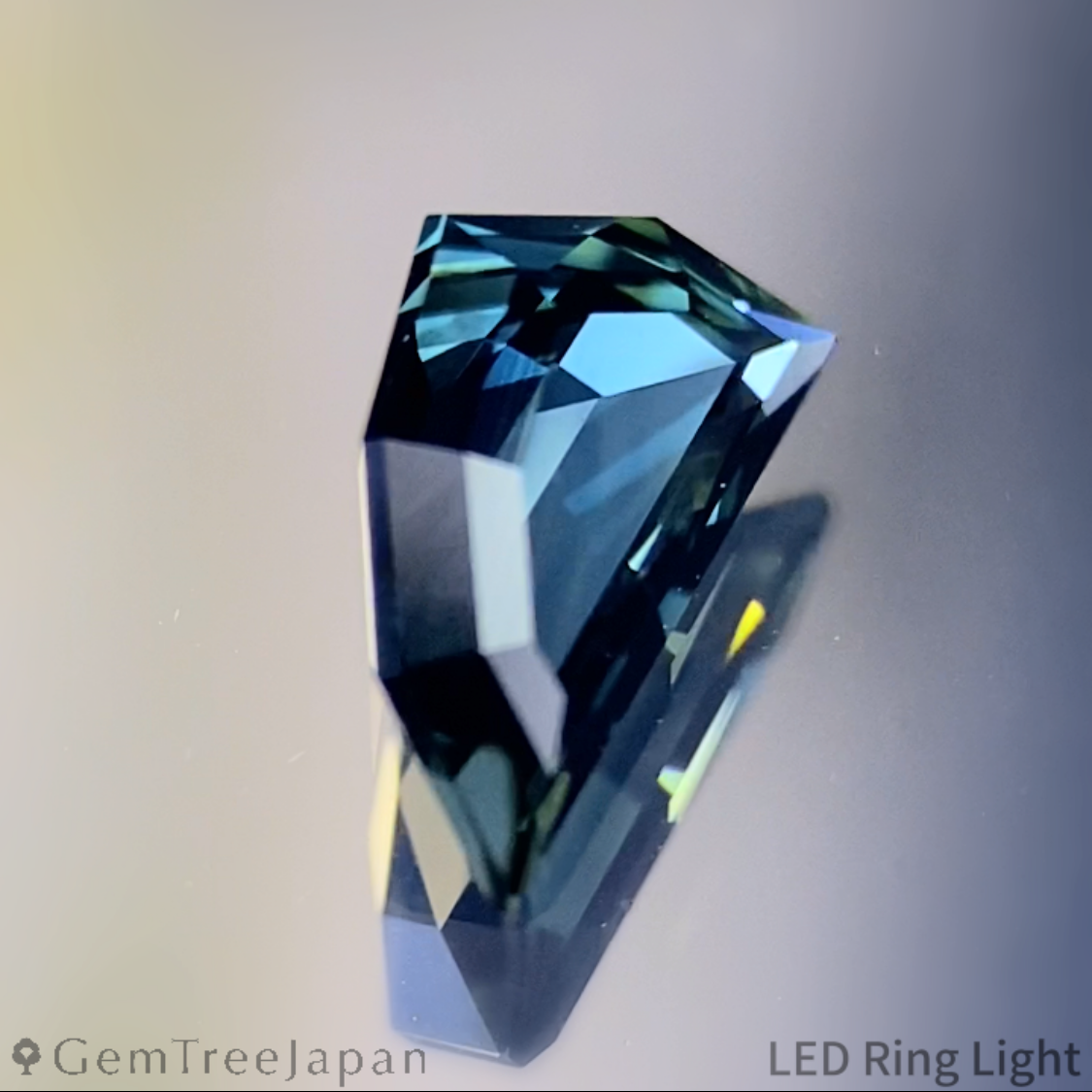 Greenish Blue Sapphire 0.665ct / Nigeria