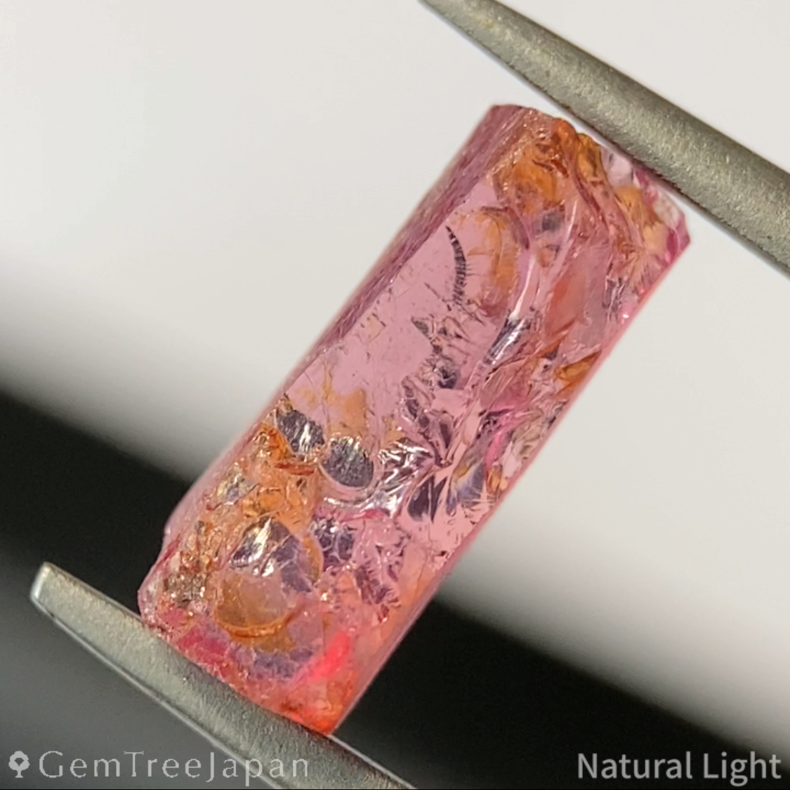 Padparadscha Sapphire 1.057ct / Madagascar
