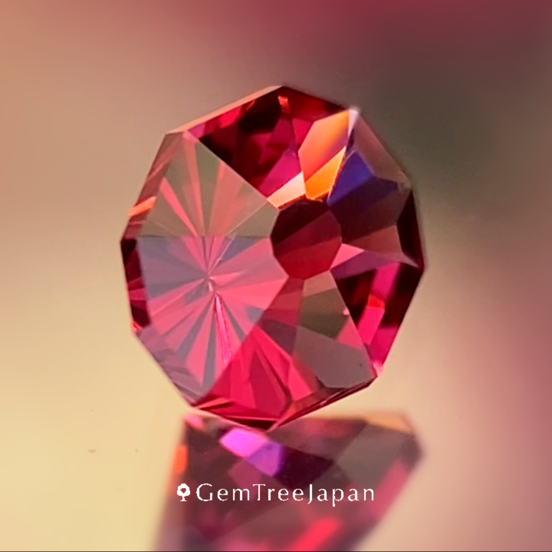 Red Spinel 0.304ct / Burma
