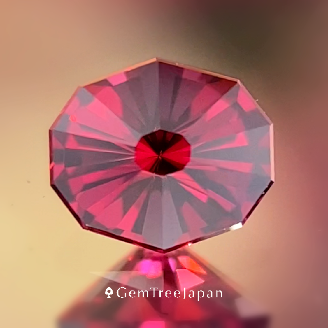 Red Spinel 0.304ct / Burma