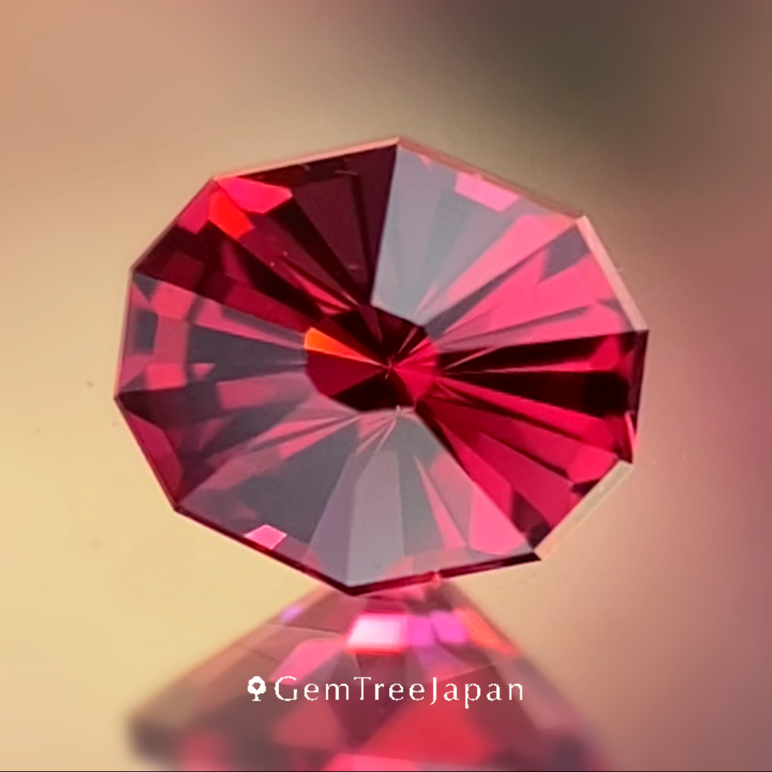 Red Spinel 0.304ct / Burma