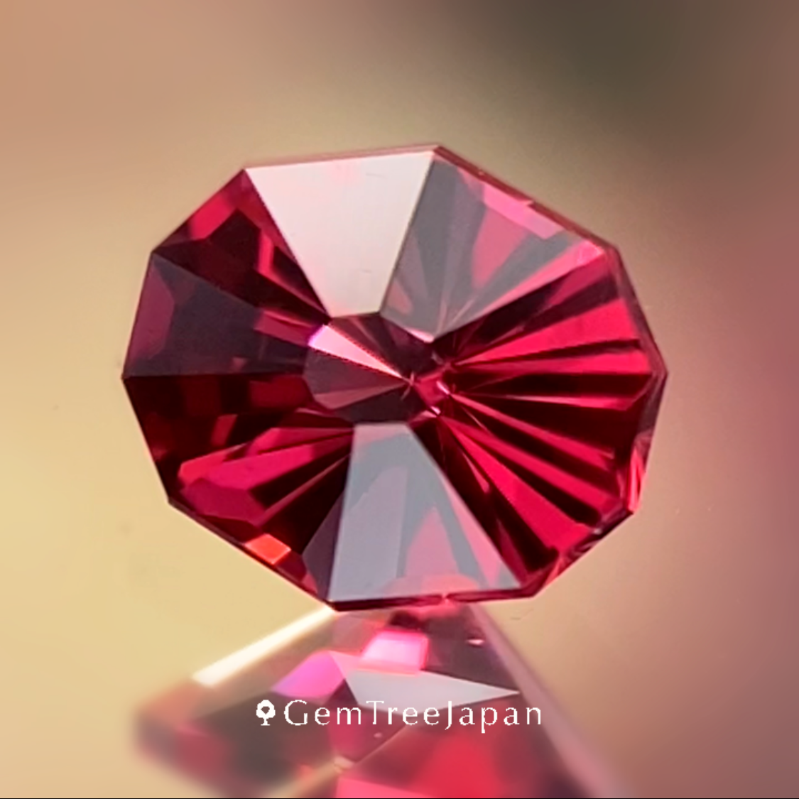 Red Spinel 0.304ct / Burma