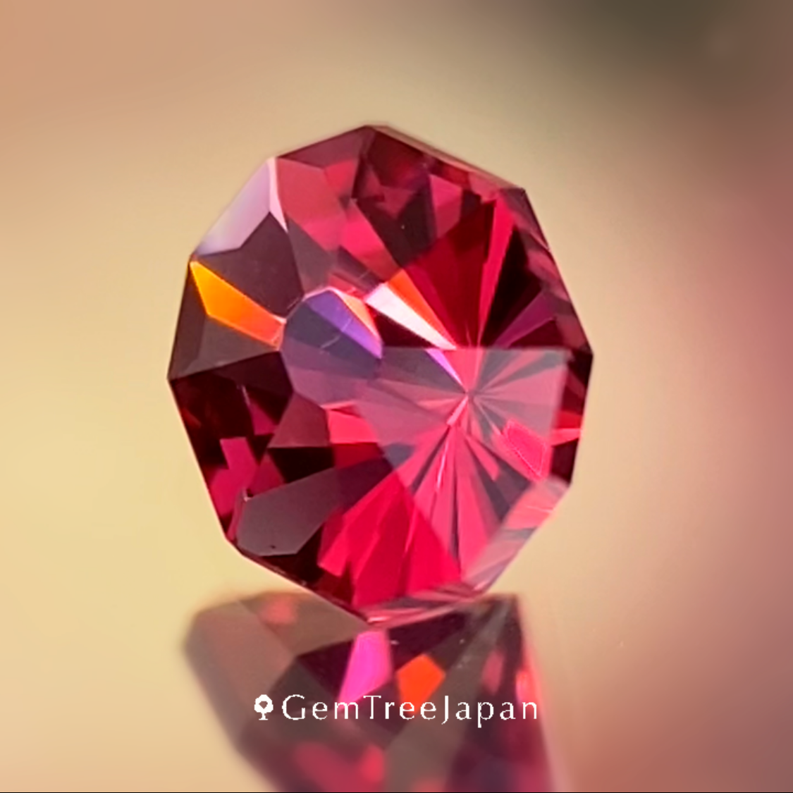Red Spinel 0.304ct / Burma