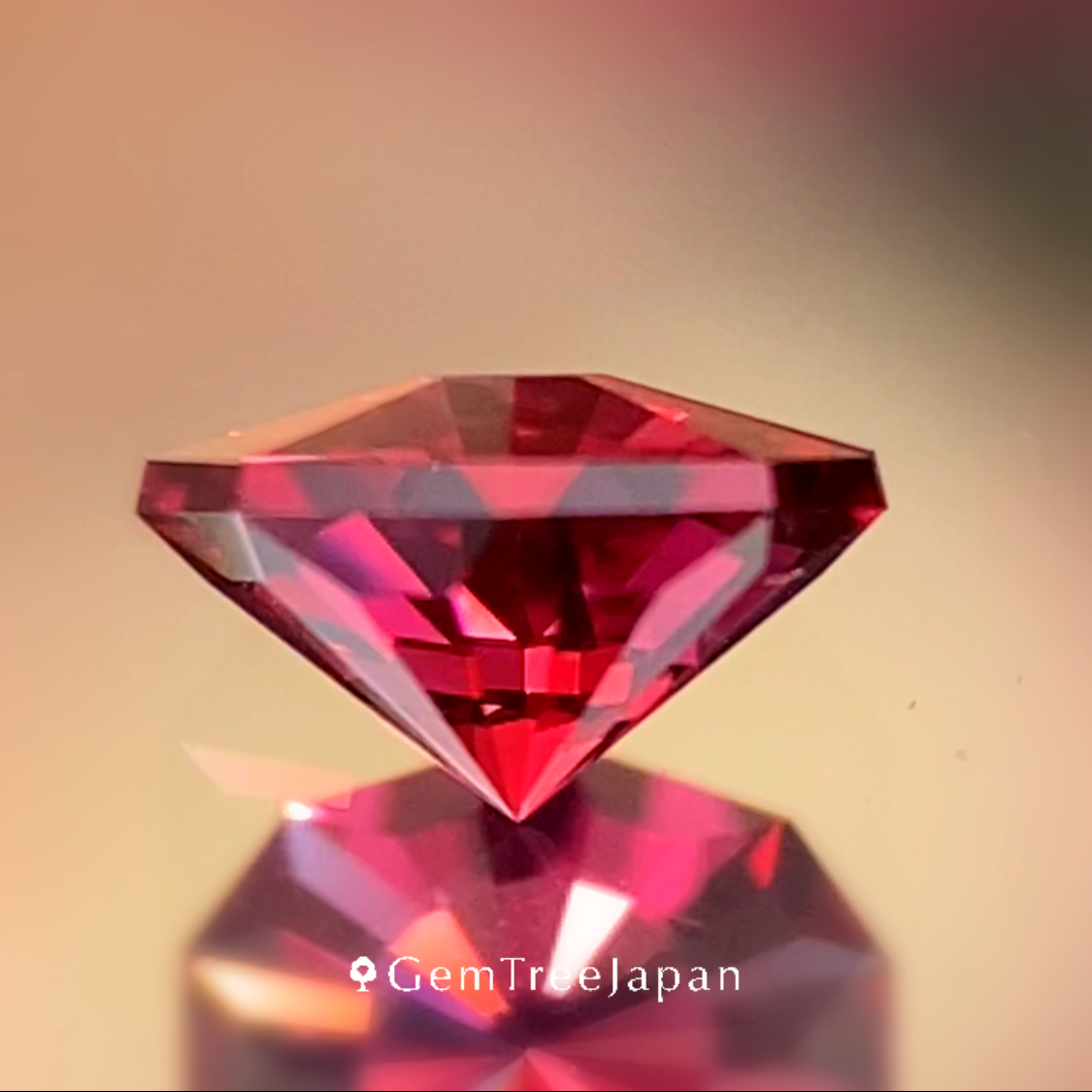 Red Spinel 0.304ct / Burma