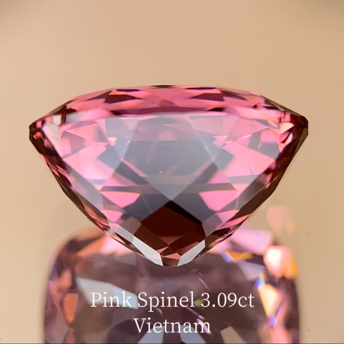 Pink Spinel 3.092ct / Vietnam