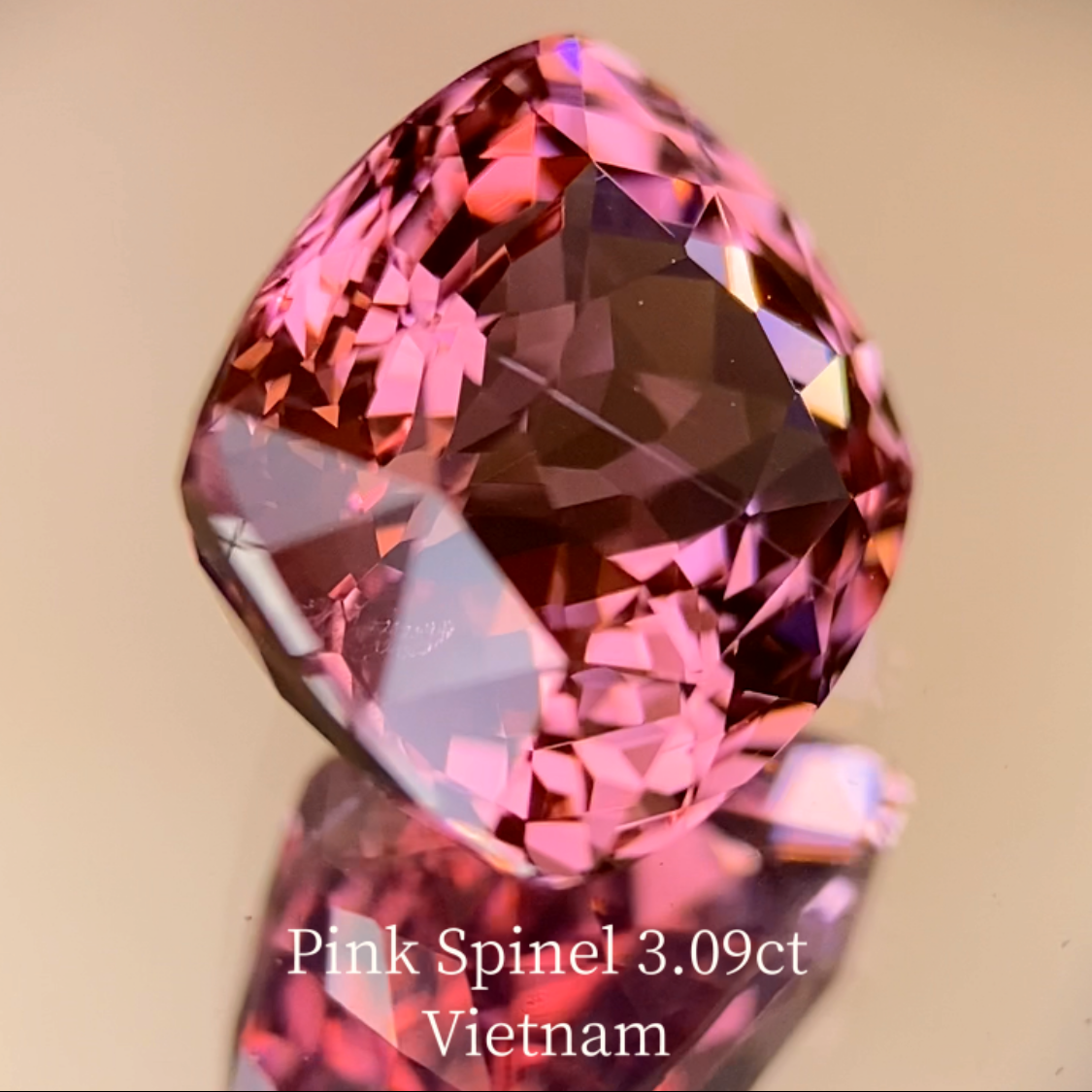 Pink Spinel 3.092ct / Vietnam