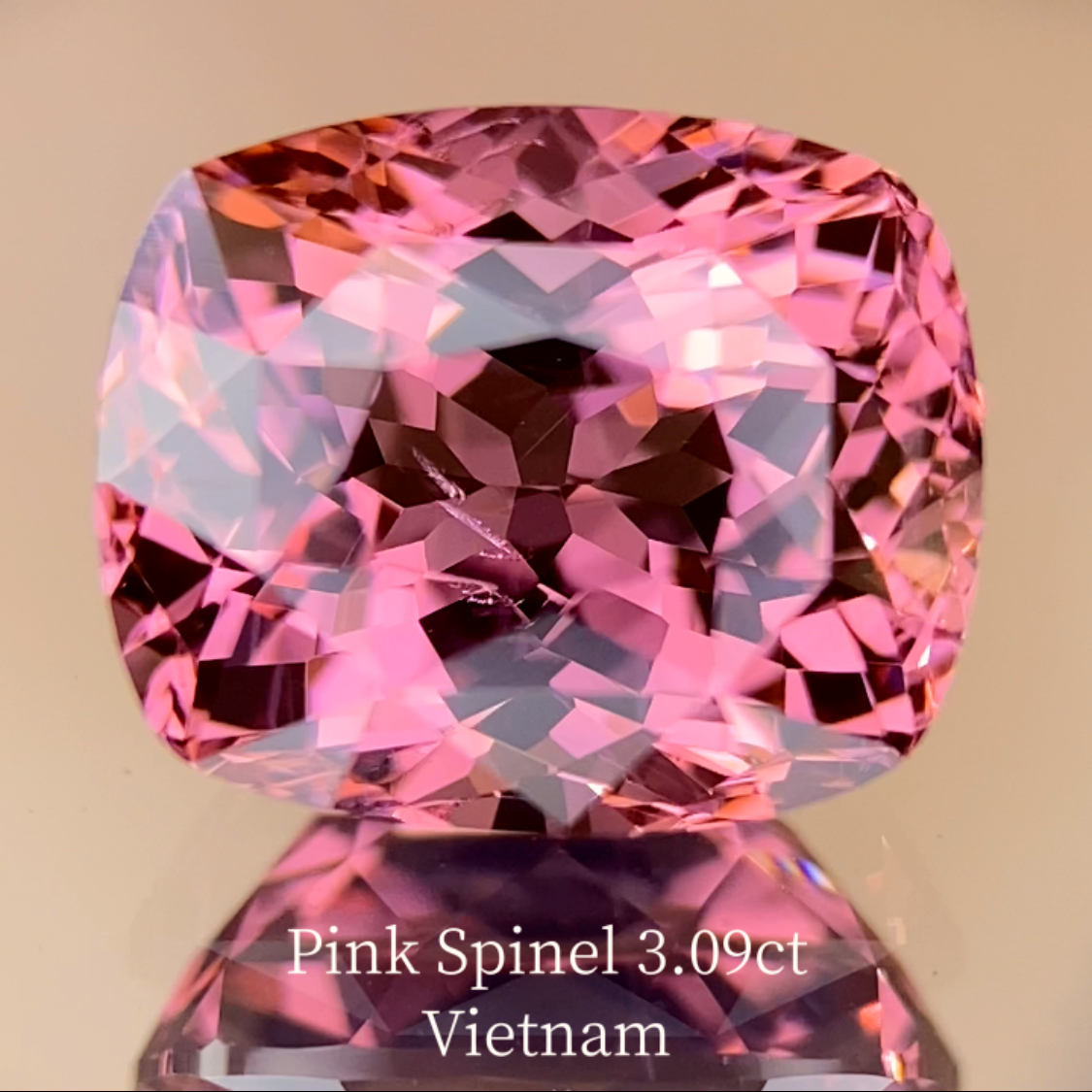 Pink Spinel 3.092ct / Vietnam