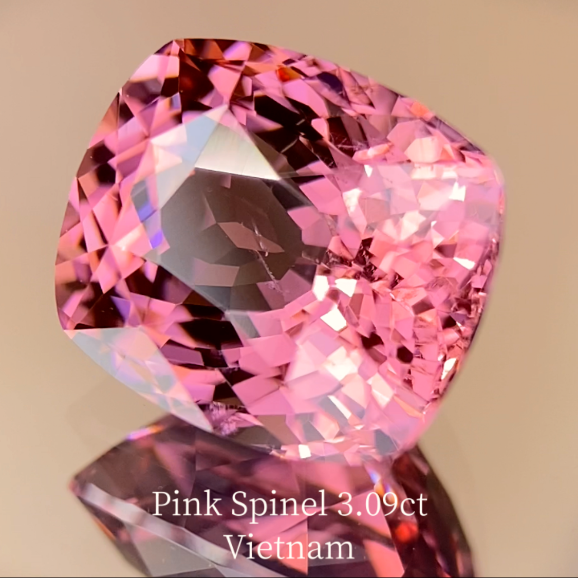 Pink Spinel 3.092ct / Vietnam