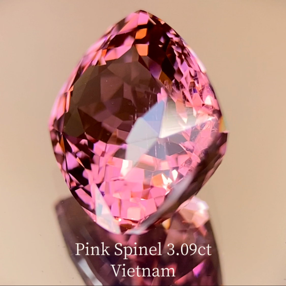 Pink Spinel 3.092ct / Vietnam