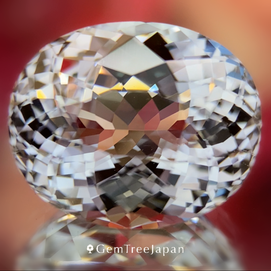 Colorless Topaz 9.196ct / Vietnam