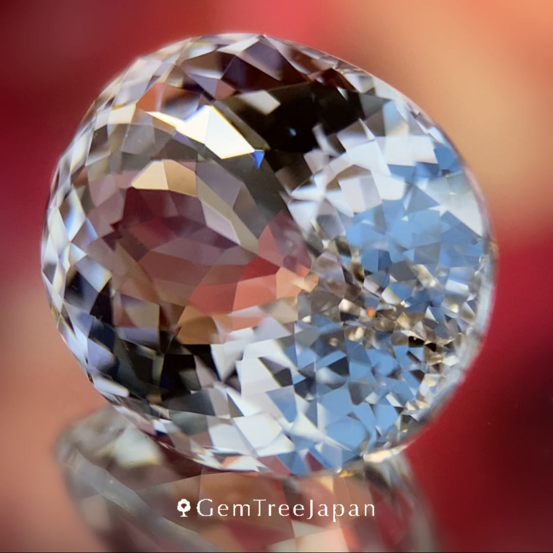 Colorless Topaz 9.196ct / Vietnam