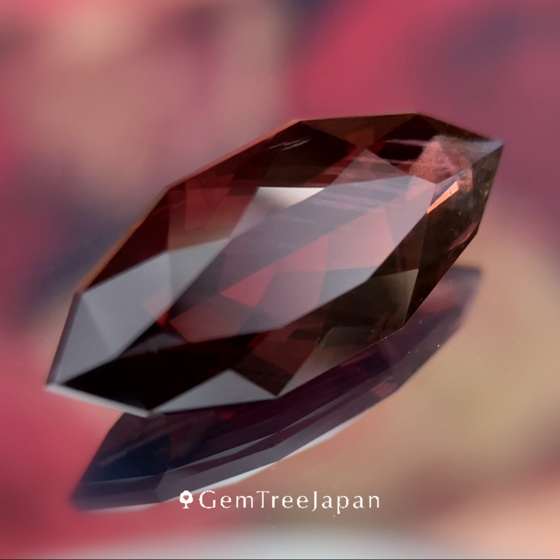Spinel 6.854ct / Vietnam